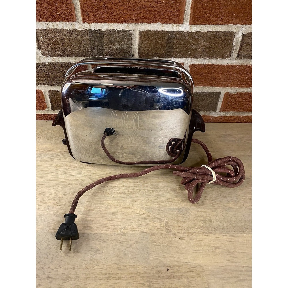 Vtg Mid Century Modern Toastmaster Art Deco Chrome Toaster Model 1B14. Tested